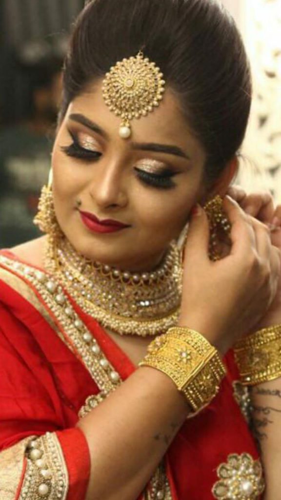 engagementmakeuplookinlehengahairstyleengagementmakeuplatest engagementlookforbride  WedAbout